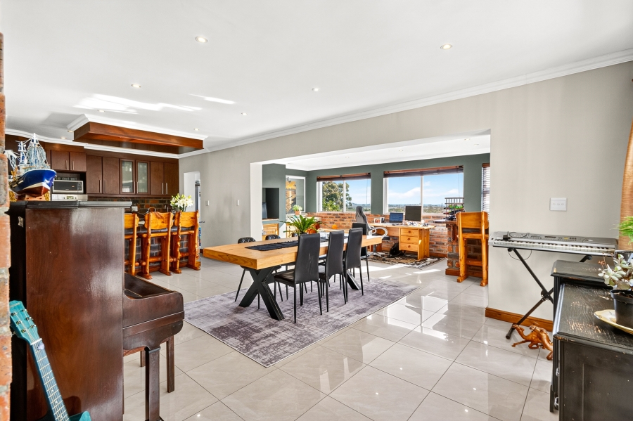 6 Bedroom Property for Sale in Olive Grove Western Cape